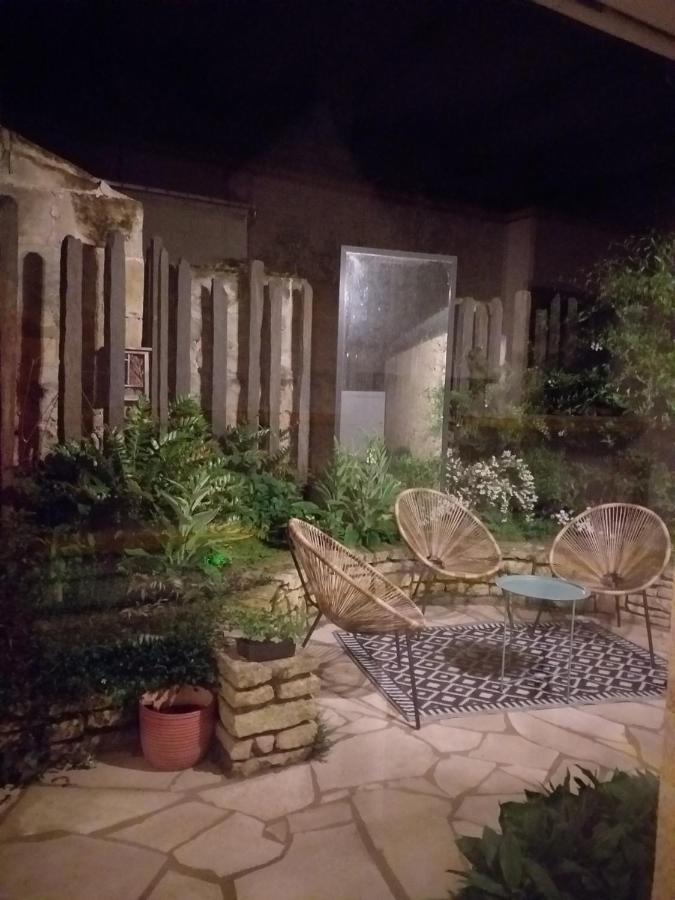 B&B Cote Loire Les Rosiers Exterior photo